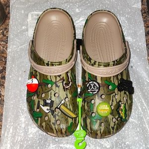 Crocs 10 and Camo